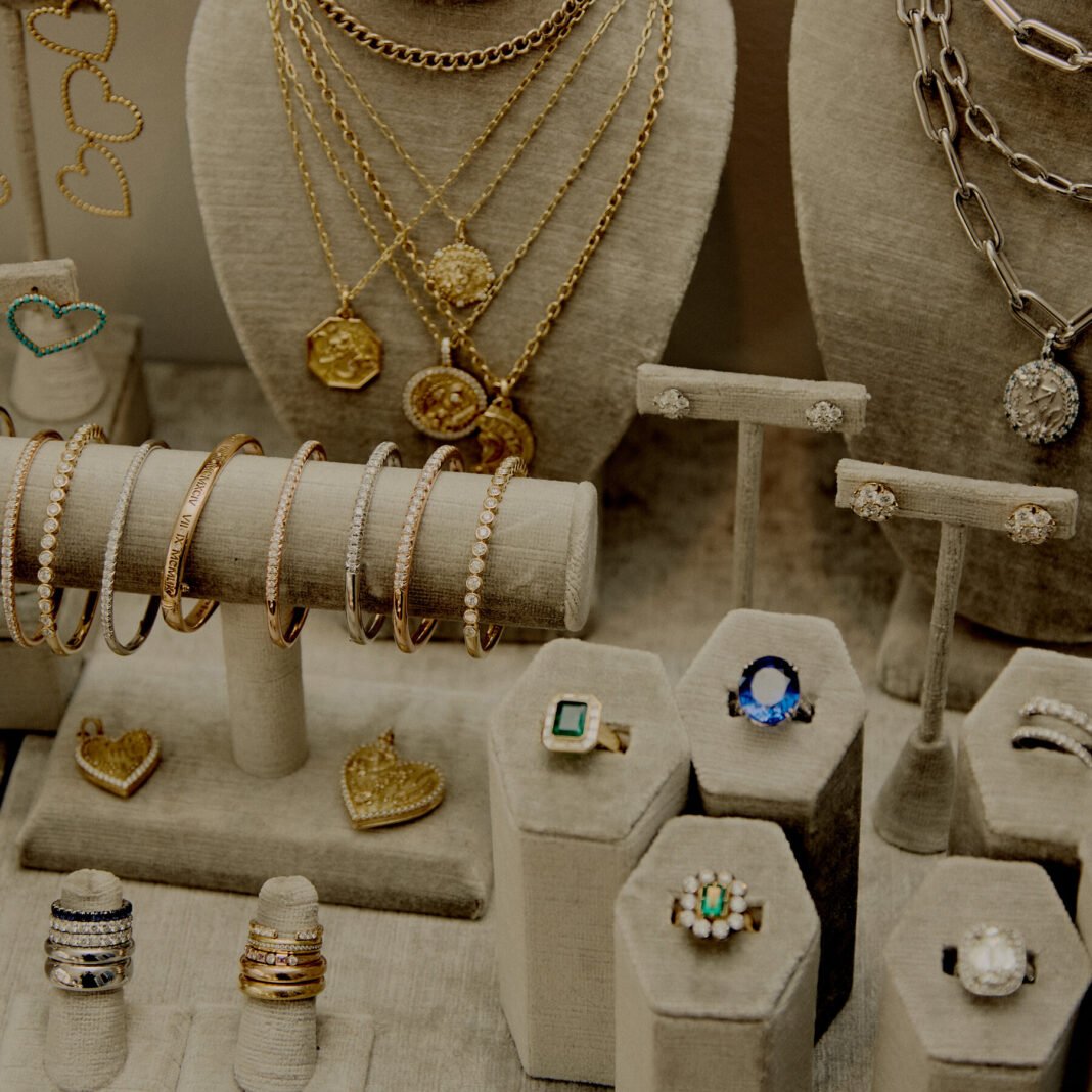 Jewelry Magic: Elevate Your Style Effortlessly Jewelry Magic: Elevate Your Style Effortlessly