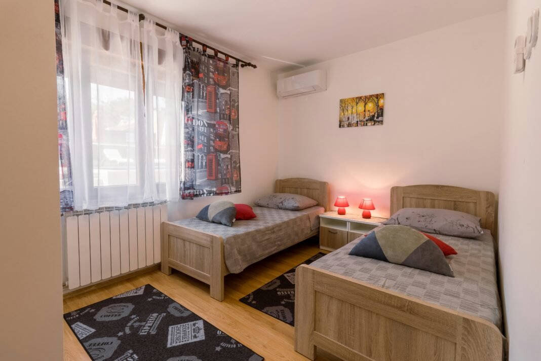 Thinking About Booking a Hostel? Read This First Thinking About Booking a Hostel? Read This First
