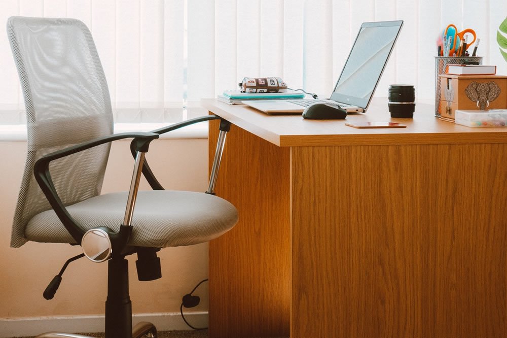 How to Choose the Perfect Desk for Your Singapore Office (Hint: It’s More Than Just About Looks) Perfect Desk